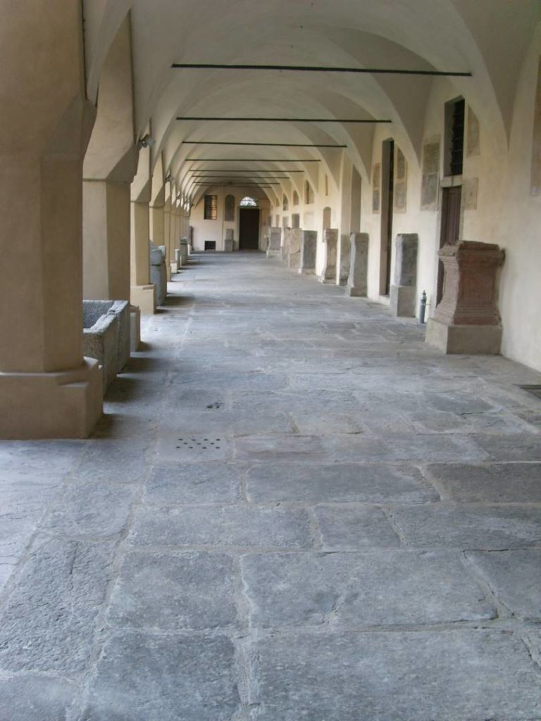 Chiostro della Canonica